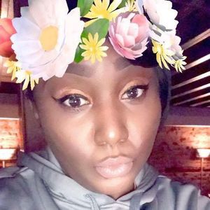 Meet your Posher, Rayna